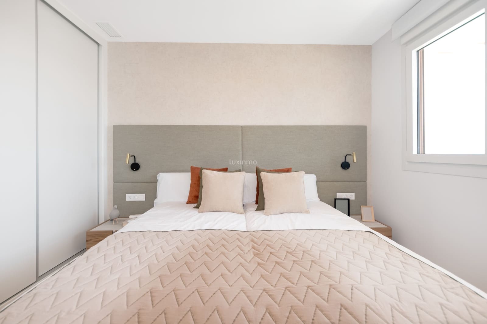 4 slaapkamer Rijtjeshuis te koop in La Nucia met zwembad garage - € 449.000 (Ref: 9296589)