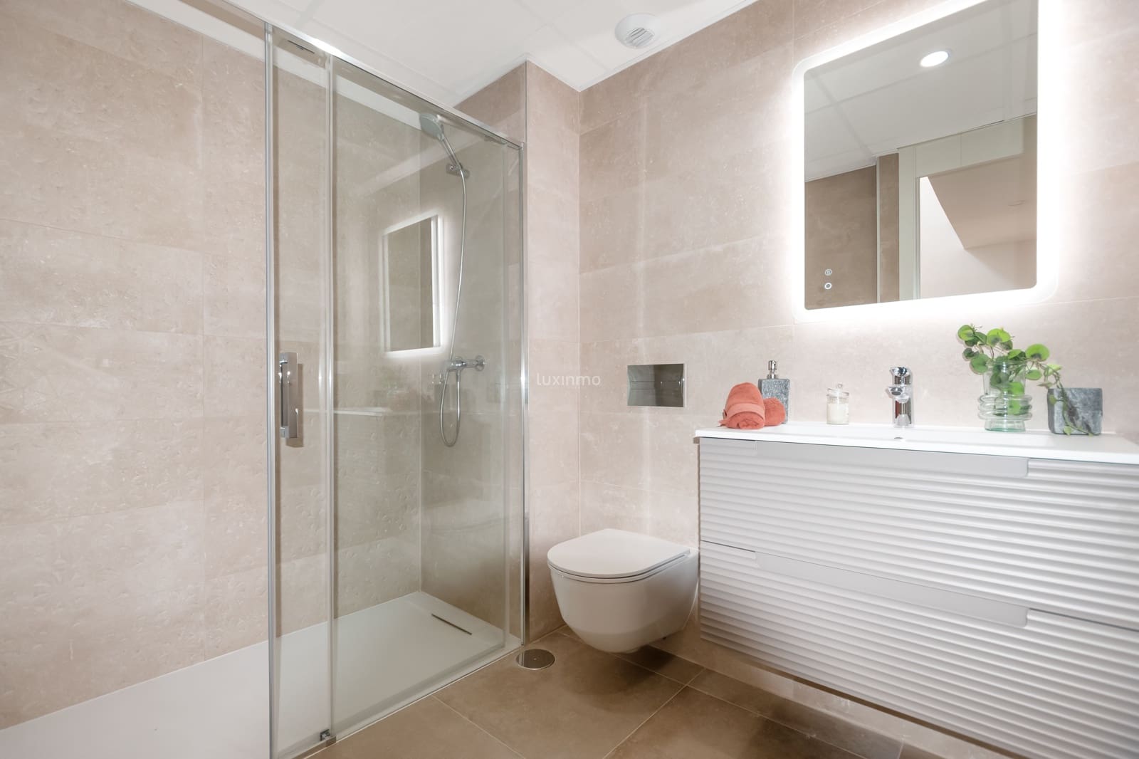 4 slaapkamer Rijtjeshuis te koop in La Nucia met zwembad garage - € 449.000 (Ref: 9296589)