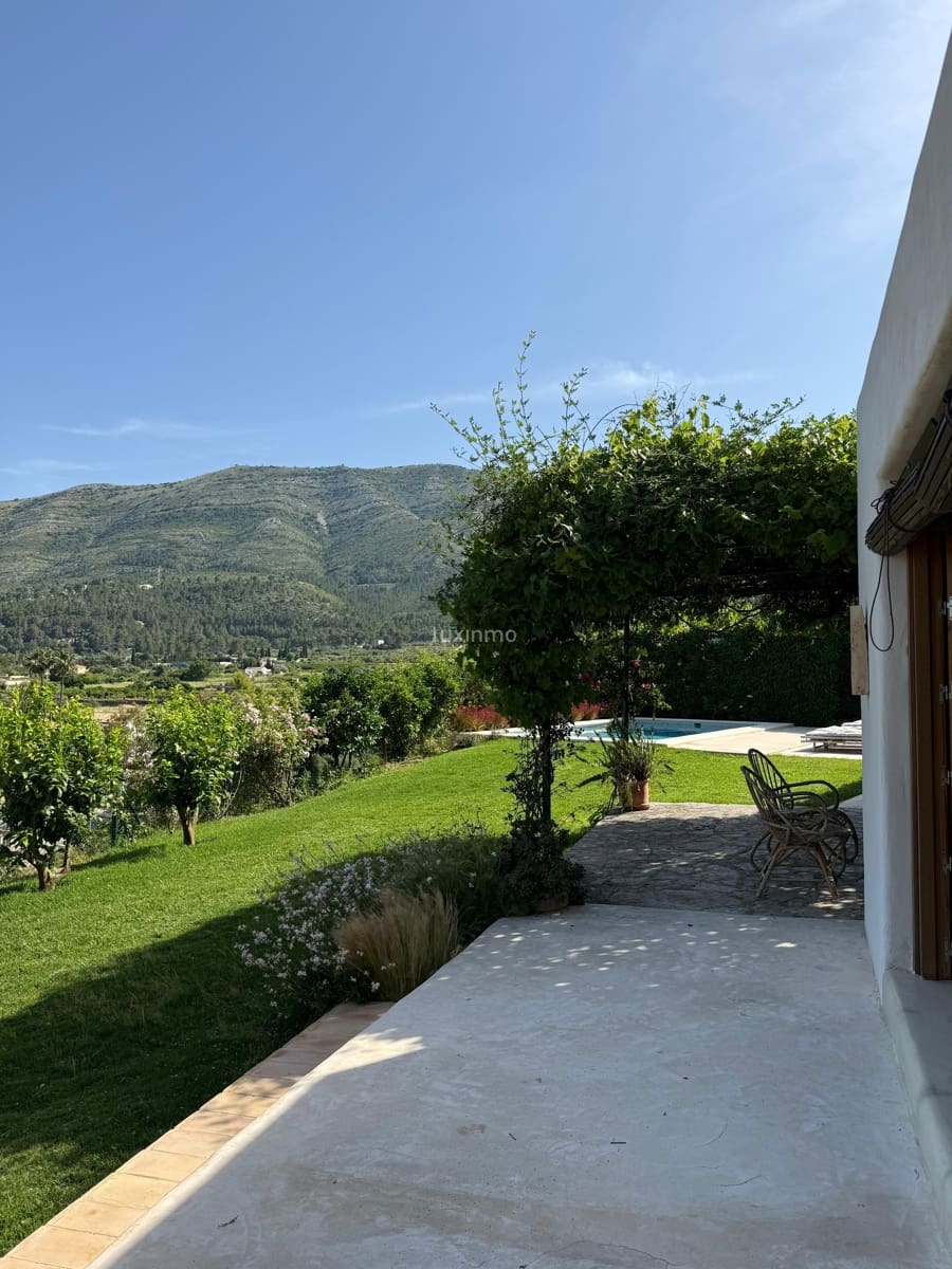 3 Zimmer Villa zu verkaufen in Parcent mit Pool - 600.000 € (Ref: 9304758)