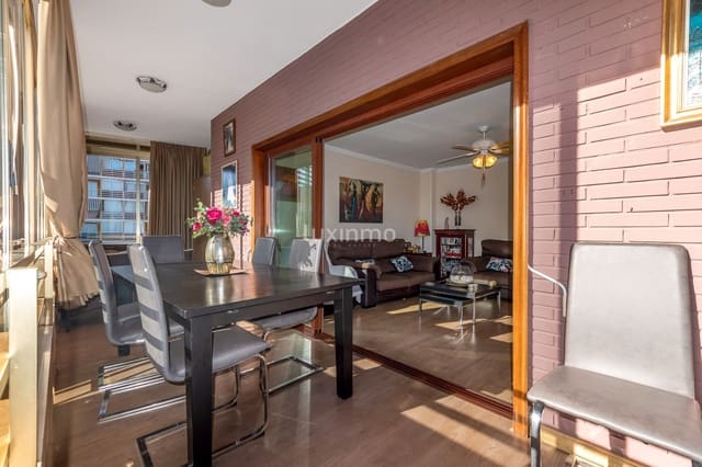 3 Zimmer Apartment zu verkaufen in Benidorm mit Pool Garage - 900.000 € (Ref: 9304764)