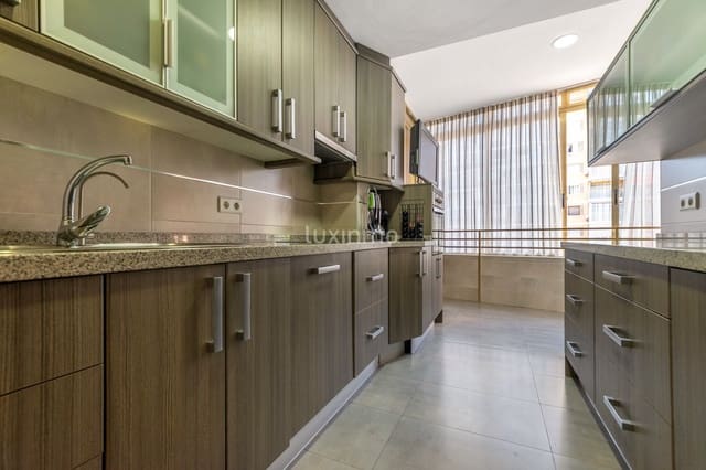 3 Zimmer Apartment zu verkaufen in Benidorm mit Pool Garage - 900.000 € (Ref: 9304764)