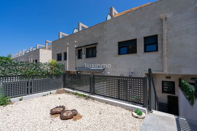 3 Zimmer Reihenhaus zu verkaufen in Calpe / Calp mit Pool Garage - 520.000 € (Ref: 9304793)