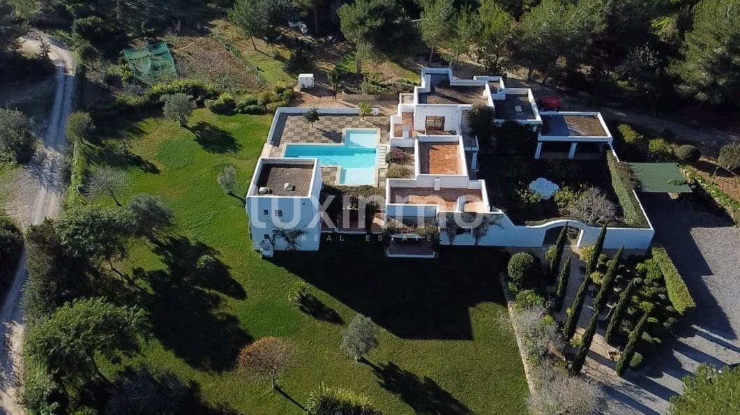 5 makuuhuone Huvila myytävänä paikassa Ibiza kaupunki mukana uima-altaan 
autotalli - 8 900 000 € (Ref: 9304801)