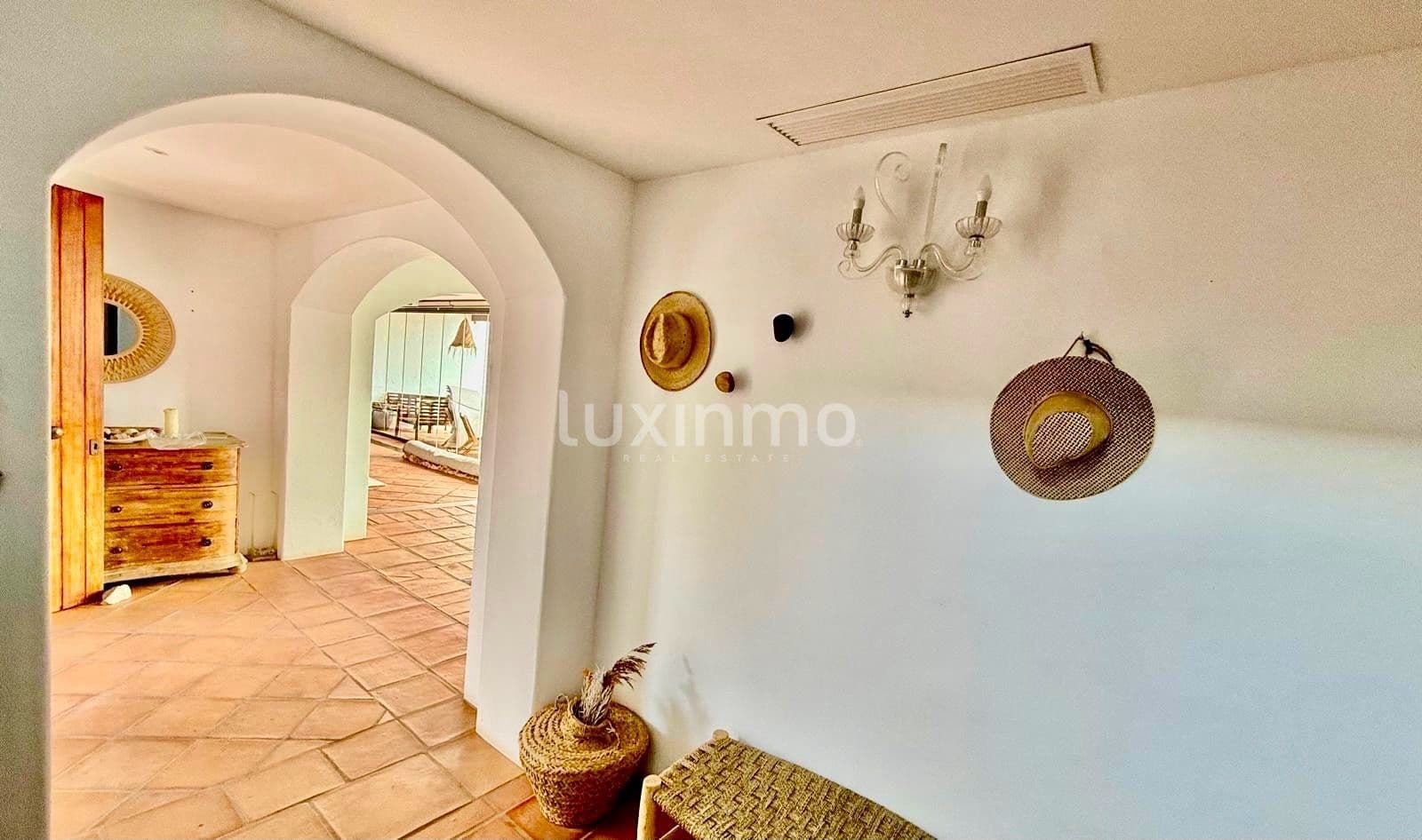 5 makuuhuone Huvila myytävänä paikassa Ibiza kaupunki mukana uima-altaan 
autotalli - 8 900 000 € (Ref: 9304801)