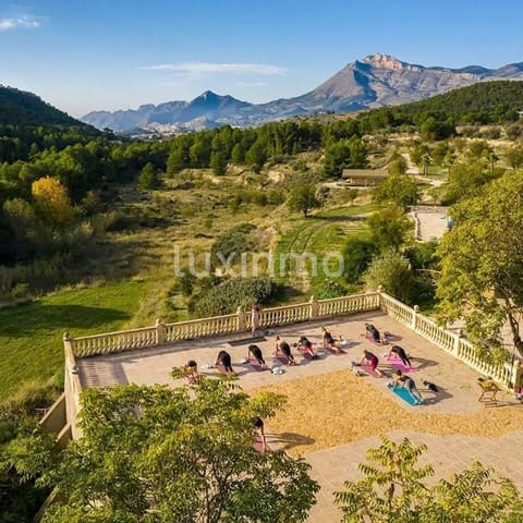 6 bedroom Villa for sale in Jijona / Xixona with pool garage - € 1,200,000 (Ref: 9304802)