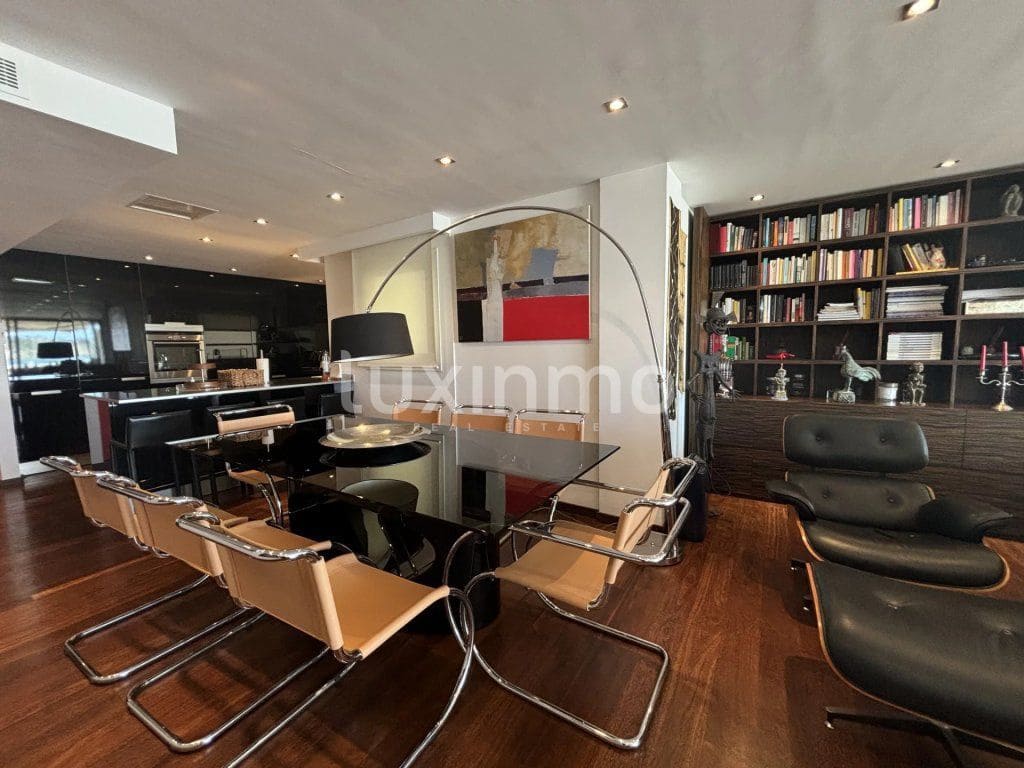 3 slaapkamer Flat te koop in Ibiza dorp met zwembad - € 2.650.000 (Ref: 9304830)