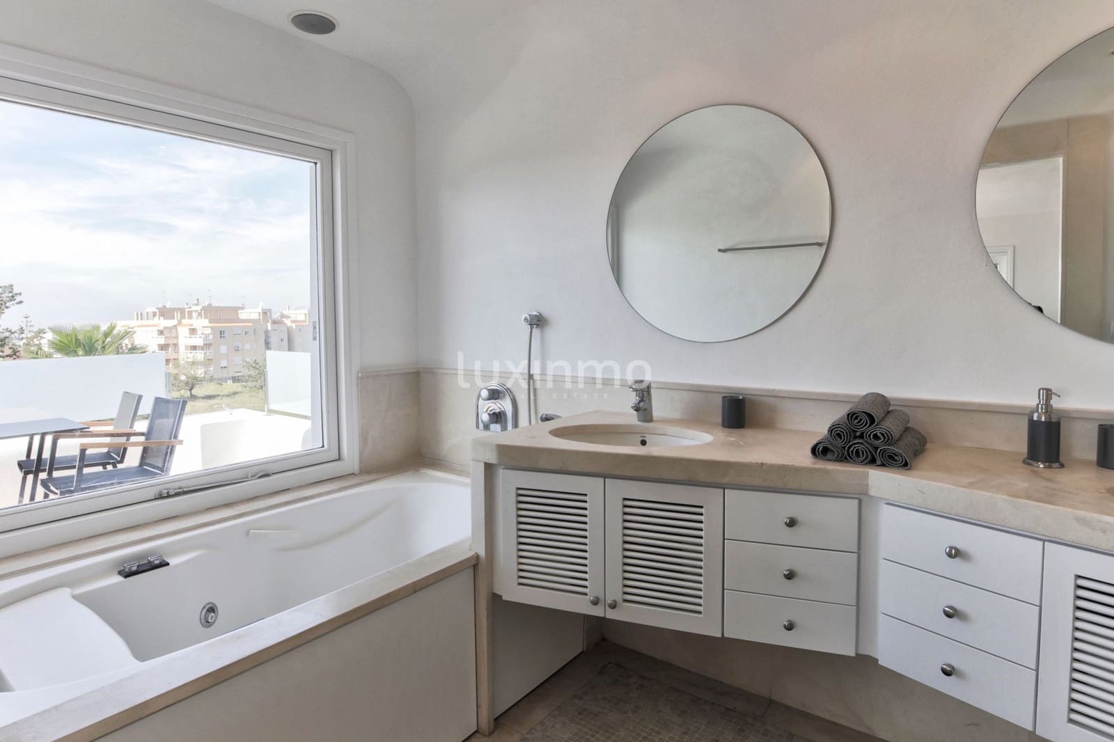 6 bedroom Villa for sale in Santa Eulalia / Santa Eularia with pool garage - € 5,500,000 (Ref: 9304832)