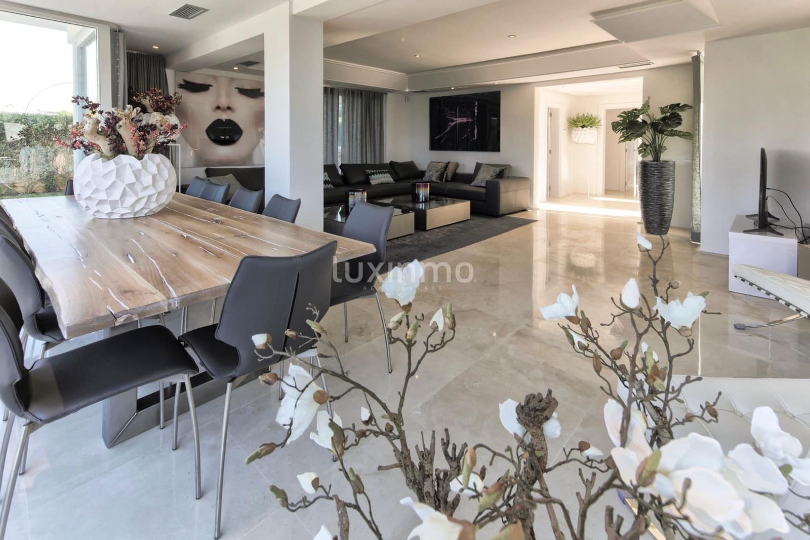 6 bedroom Villa for sale in Santa Eulalia / Santa Eularia with pool garage - € 5,500,000 (Ref: 9304832)