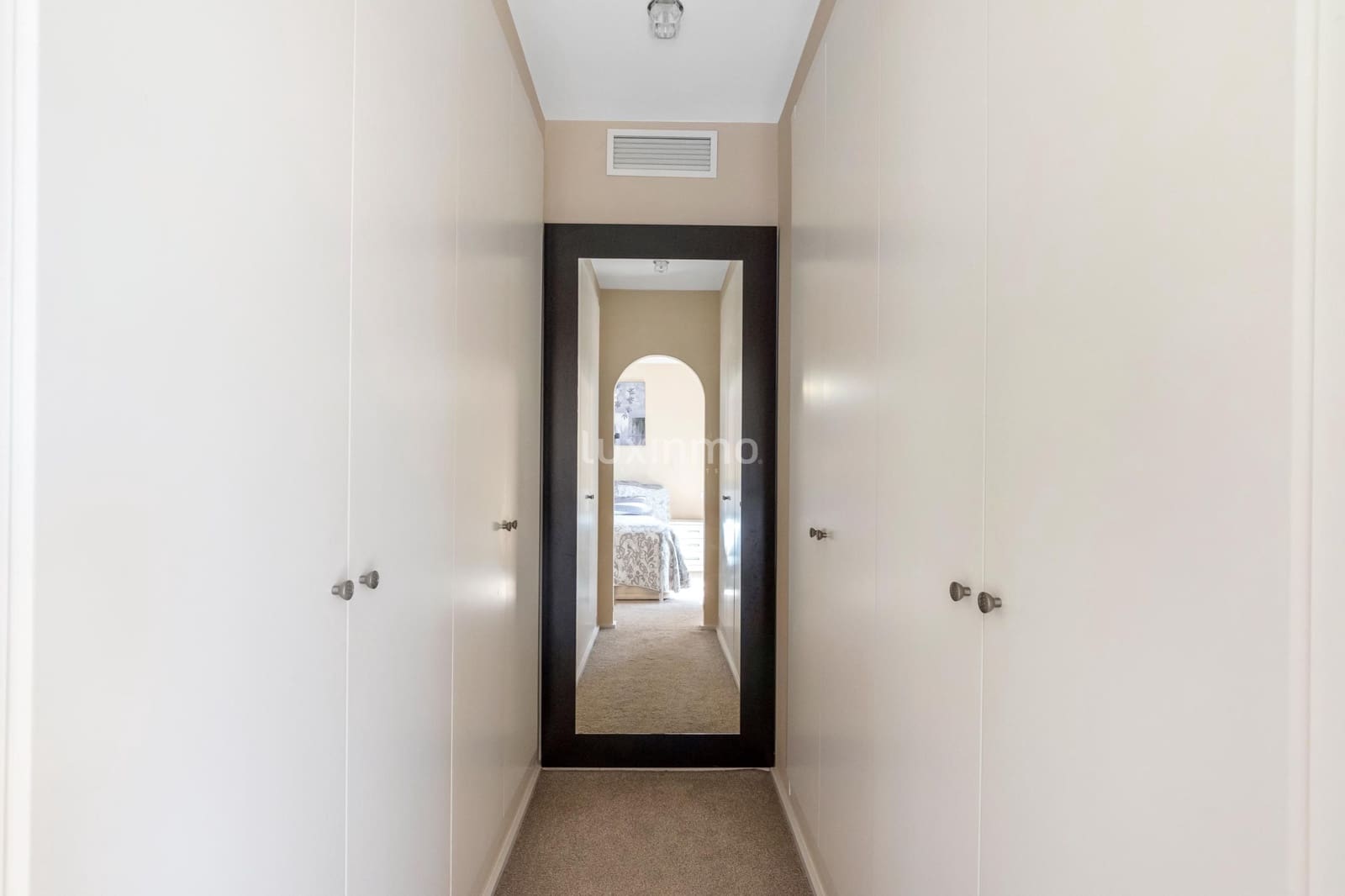 4 quarto Moradia para venda em Finestrat com piscina garagem - 1 050 000 € (Ref: 9308099)