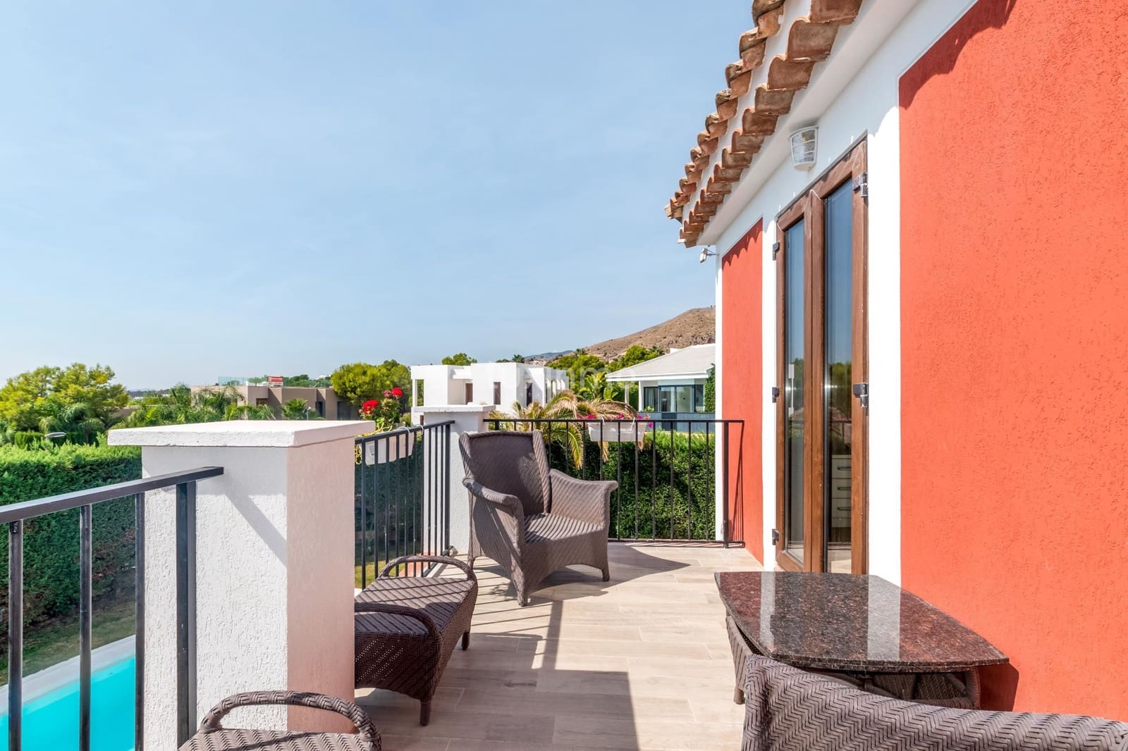 4 quarto Moradia para venda em Finestrat com piscina garagem - 1 050 000 € (Ref: 9308099)