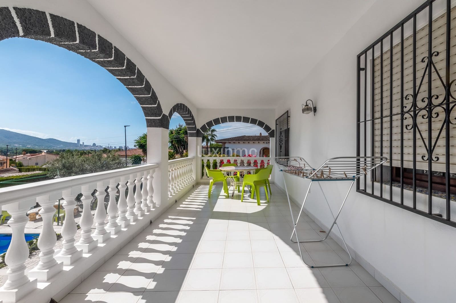 4 Zimmer Villa zu verkaufen in Alfaz del Pi / L'Alfas del Pi mit Pool Garage - 895.000 € (Ref: 9309312)