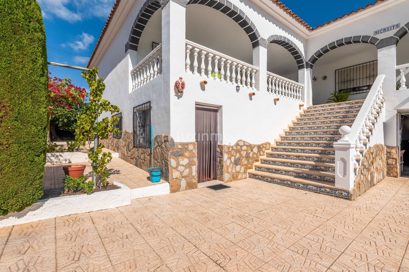 4 Zimmer Villa zu verkaufen in Alfaz del Pi / L'Alfas del Pi mit Pool Garage - 895.000 € (Ref: 9309312)