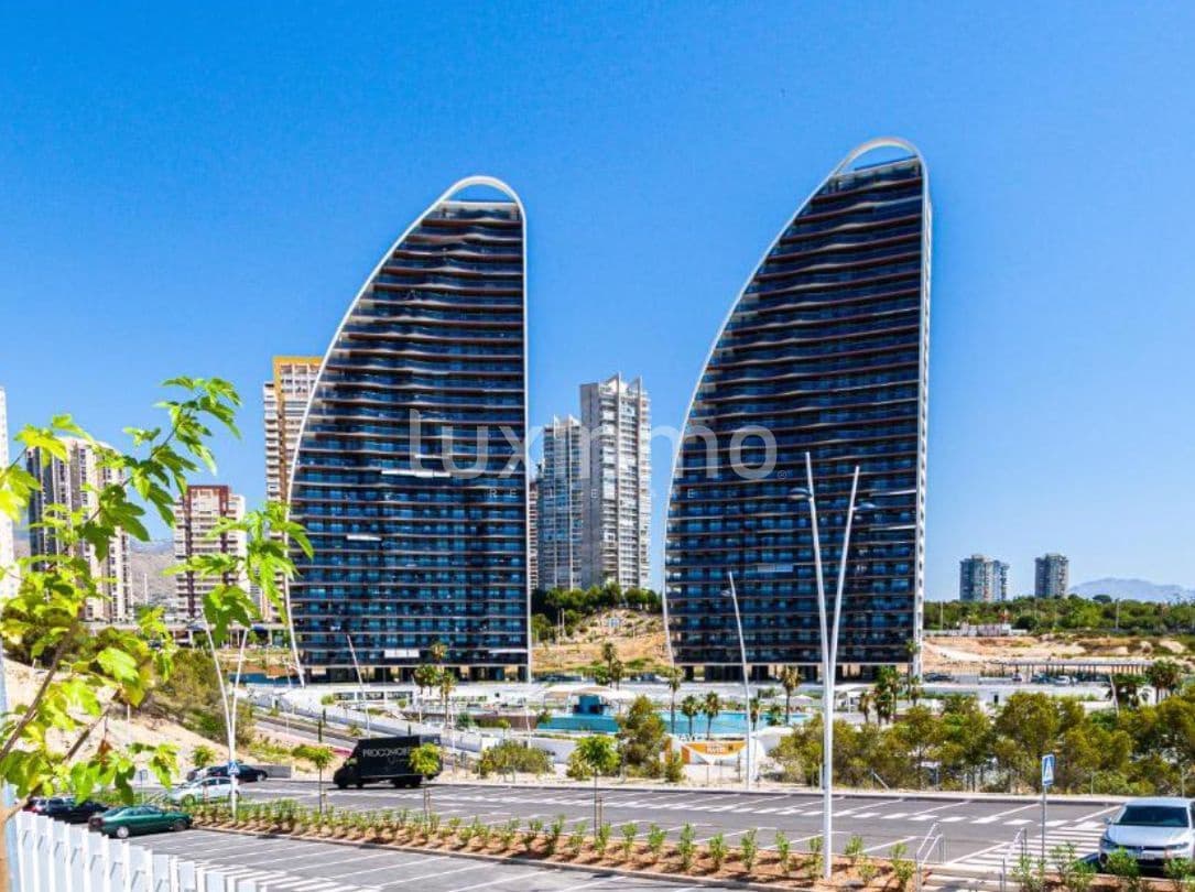 3 bedroom Apartment for rent in Benidorm with pool garage - € 2,750 (Ref: 9311618)