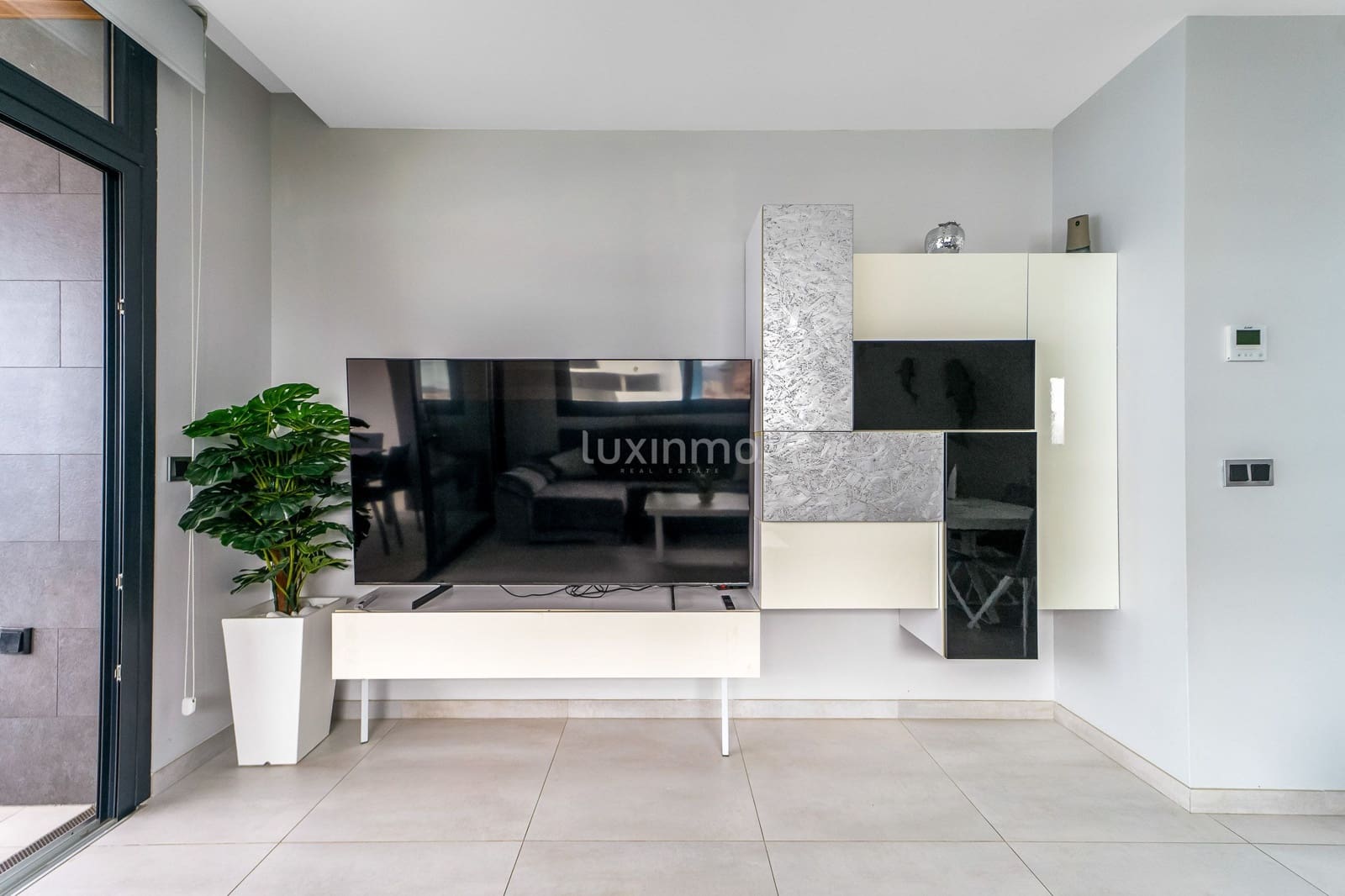 3 bedroom Apartment for rent in Benidorm with pool garage - € 2,750 (Ref: 9311618)