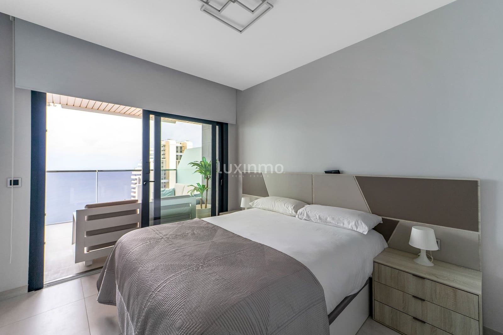 3 bedroom Apartment for rent in Benidorm with pool garage - € 2,750 (Ref: 9311618)