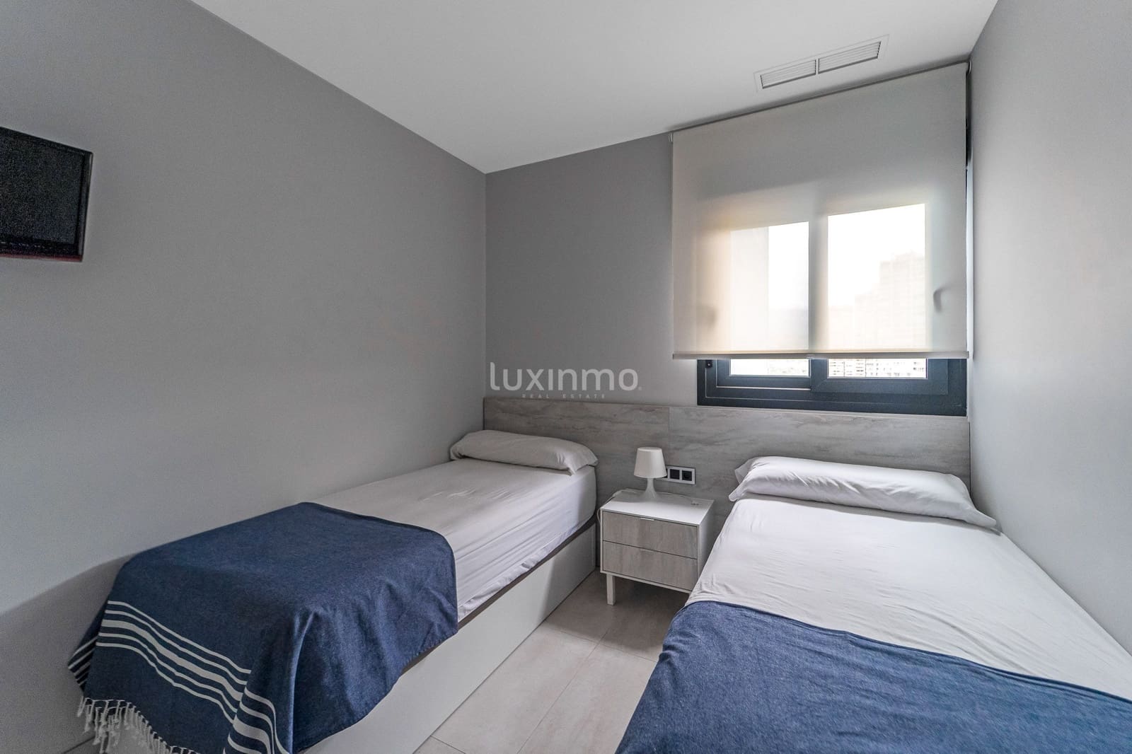 3 bedroom Apartment for rent in Benidorm with pool garage - € 2,750 (Ref: 9311618)