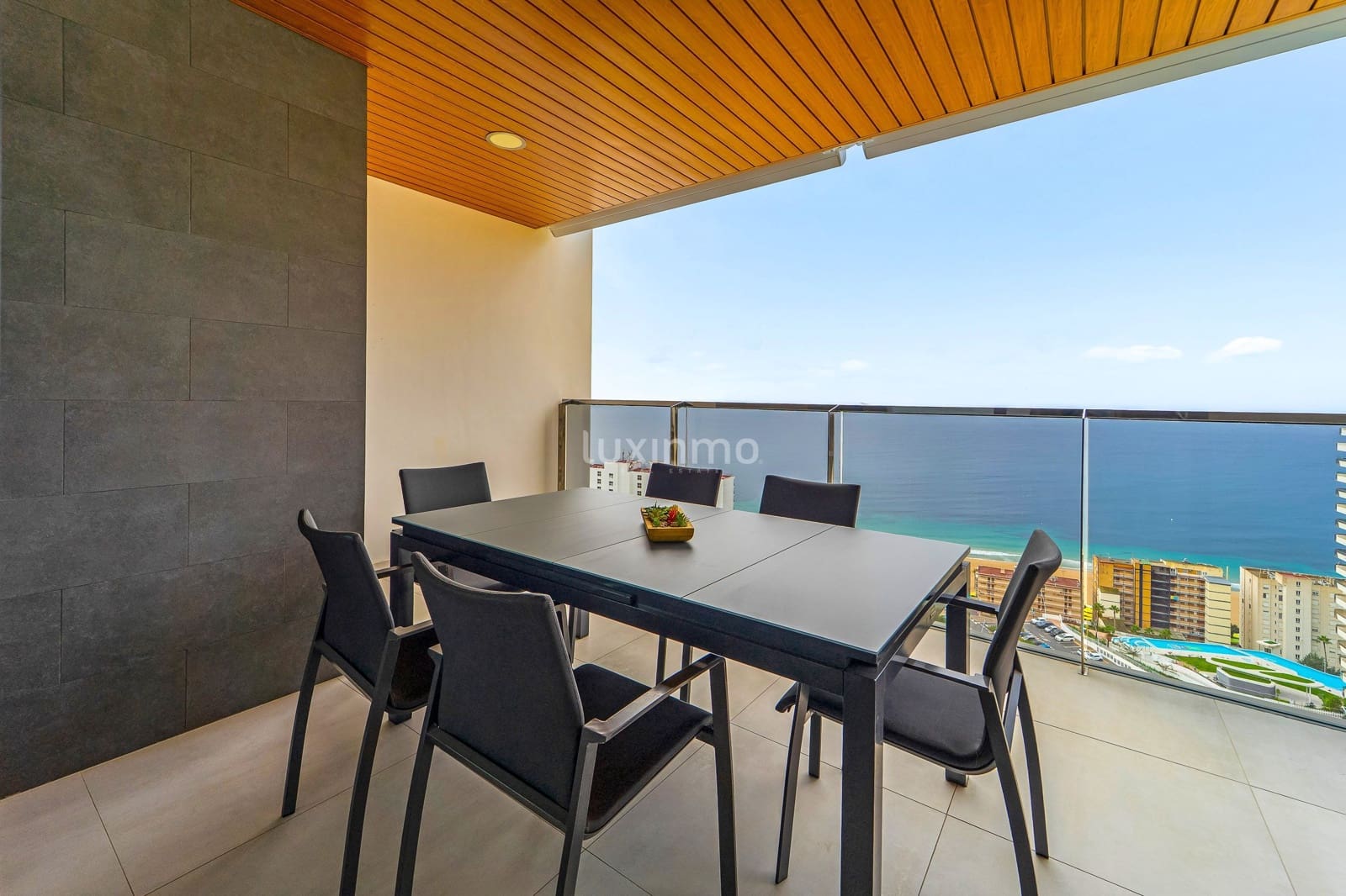 3 bedroom Apartment for rent in Benidorm with pool garage - € 2,750 (Ref: 9311618)