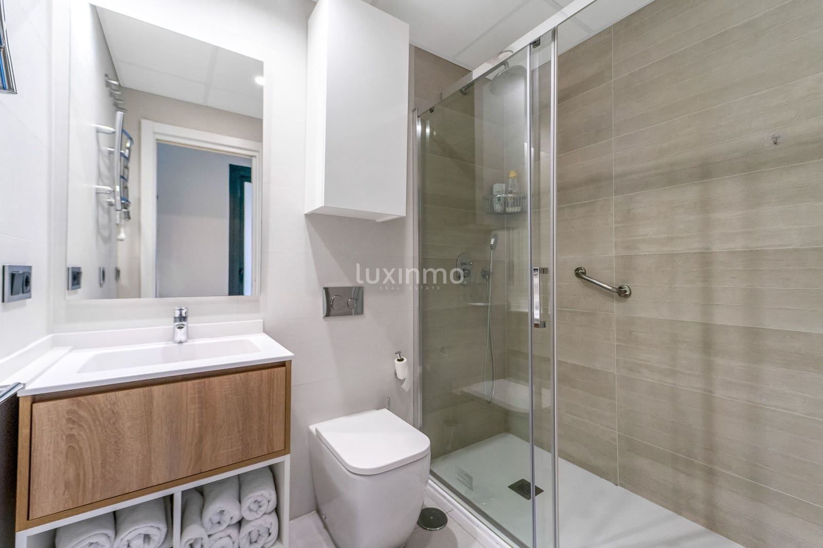 3 bedroom Apartment for rent in Benidorm with pool garage - € 2,750 (Ref: 9311618)