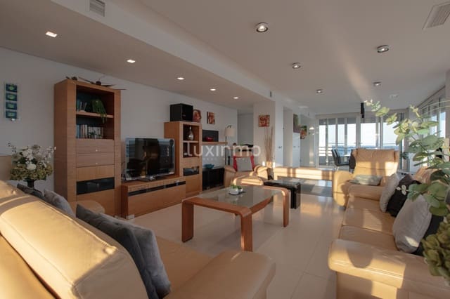 3 bedroom Penthouse for rent in Calpe / Calp with pool garage - € 4,000 (Ref: 9311619)