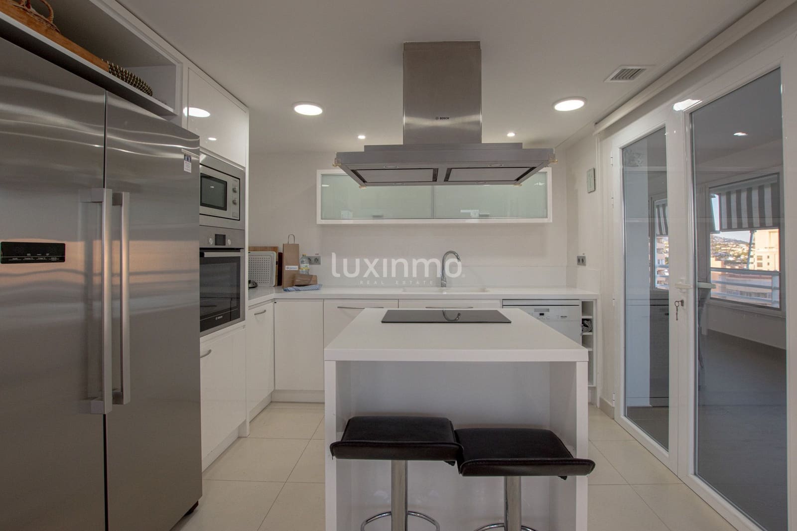 3 bedroom Penthouse for rent in Calpe / Calp with pool garage - € 4,000 (Ref: 9311619)