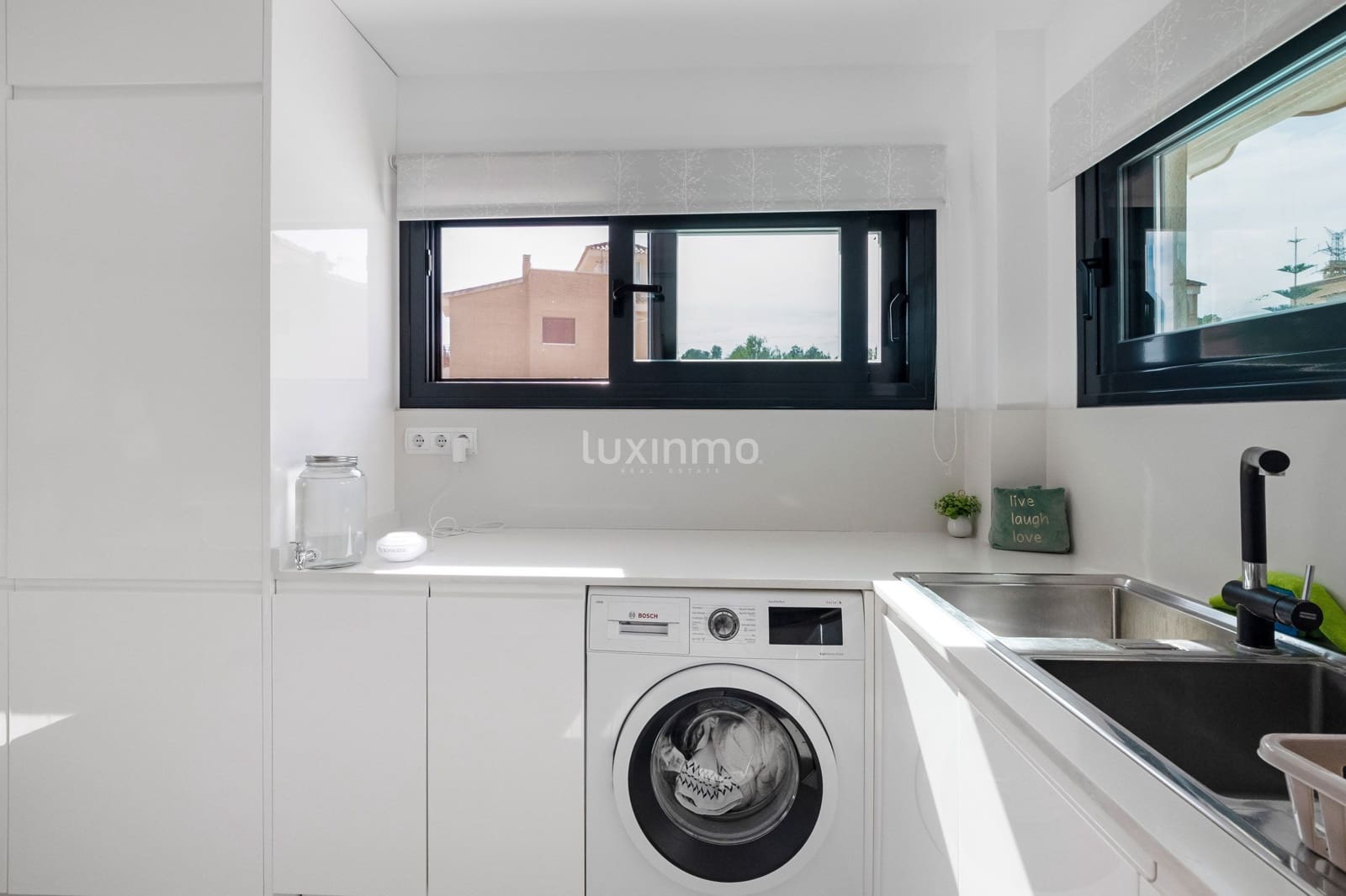 Chalet de 3 habitaciones en La Nucia en venta con piscina garaje - 585.000 € (Ref: 9344022)