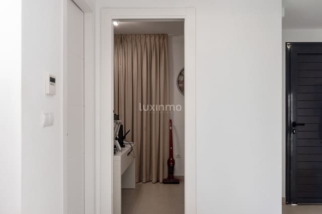 Chalet de 3 habitaciones en La Nucia en venta con piscina garaje - 585.000 € (Ref: 9344022)