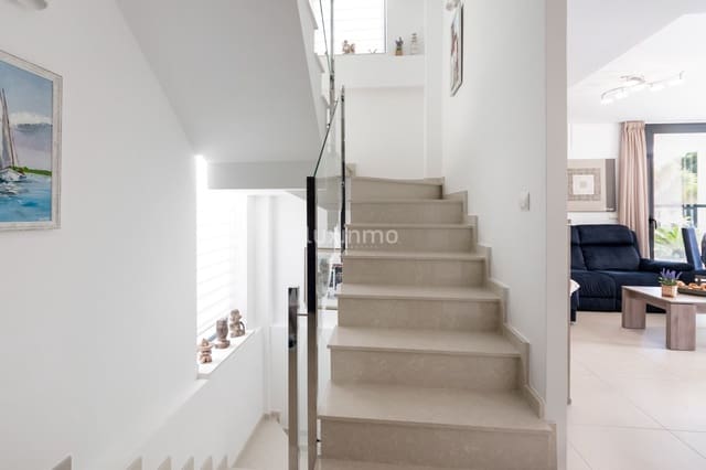 Chalet de 3 habitaciones en La Nucia en venta con piscina garaje - 585.000 € (Ref: 9344022)