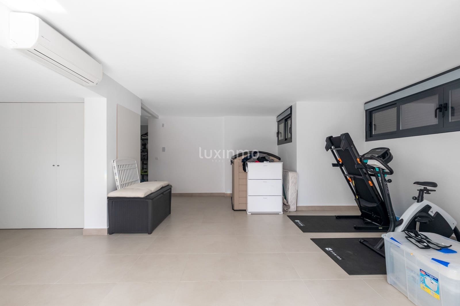 Chalet de 3 habitaciones en La Nucia en venta con piscina garaje - 585.000 € (Ref: 9344022)