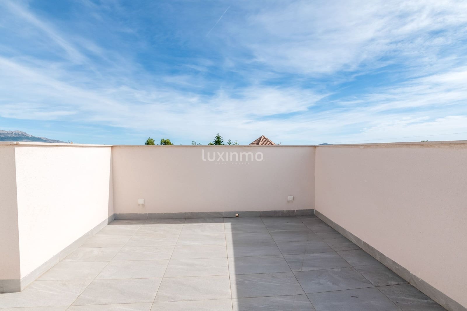 Chalet de 3 habitaciones en La Nucia en venta con piscina garaje - 585.000 € (Ref: 9344022)