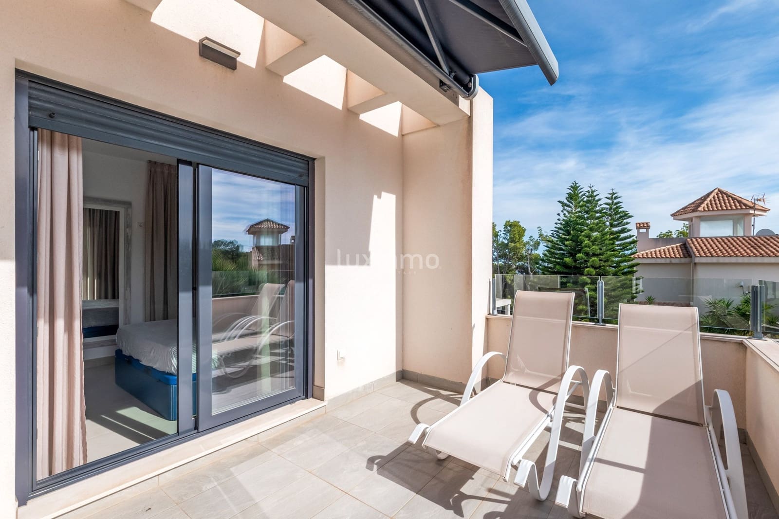 Chalet de 3 habitaciones en La Nucia en venta con piscina garaje - 585.000 € (Ref: 9344022)