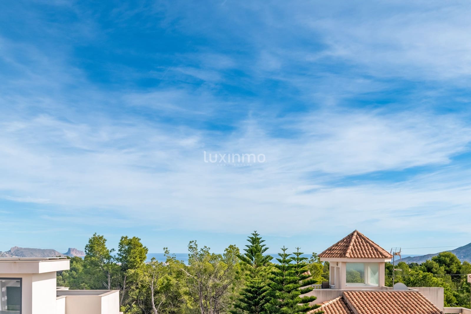 Chalet de 3 habitaciones en La Nucia en venta con piscina garaje - 585.000 € (Ref: 9344022)