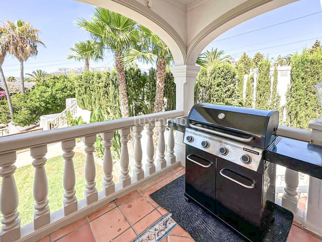 3 soverom Leilighet til leie i Calpe / Calp med svømmebasseng - € 2 000 (Ref: 9345602)