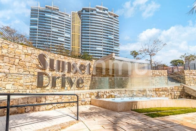 2 soverom Leilighet til salgs i Benidorm med svømmebasseng garasje - € 640 000 (Ref: 9348724)