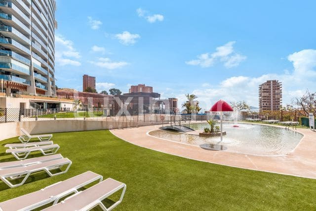 2 soverom Leilighet til salgs i Benidorm med svømmebasseng garasje - € 640 000 (Ref: 9348724)