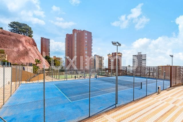 2 soverom Leilighet til salgs i Benidorm med svømmebasseng garasje - € 640 000 (Ref: 9348724)