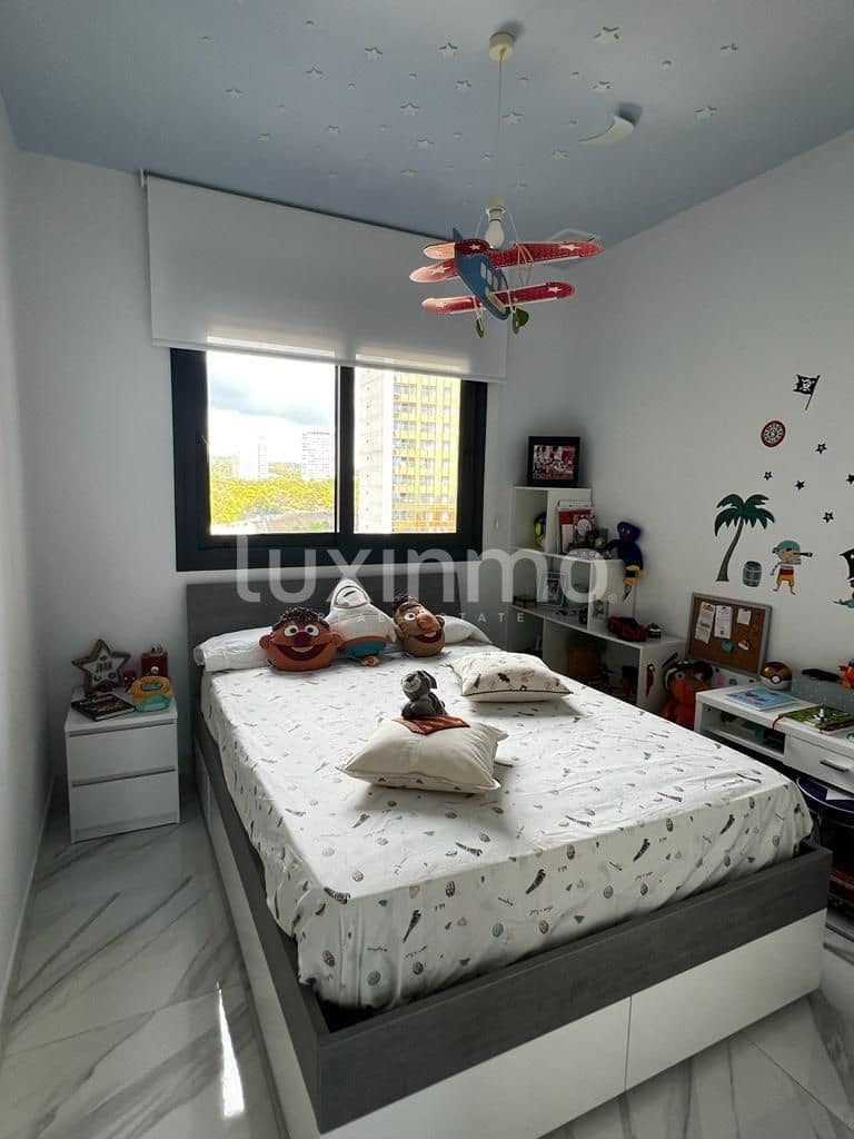 2 soverom Leilighet til salgs i Benidorm med svømmebasseng garasje - € 640 000 (Ref: 9348724)