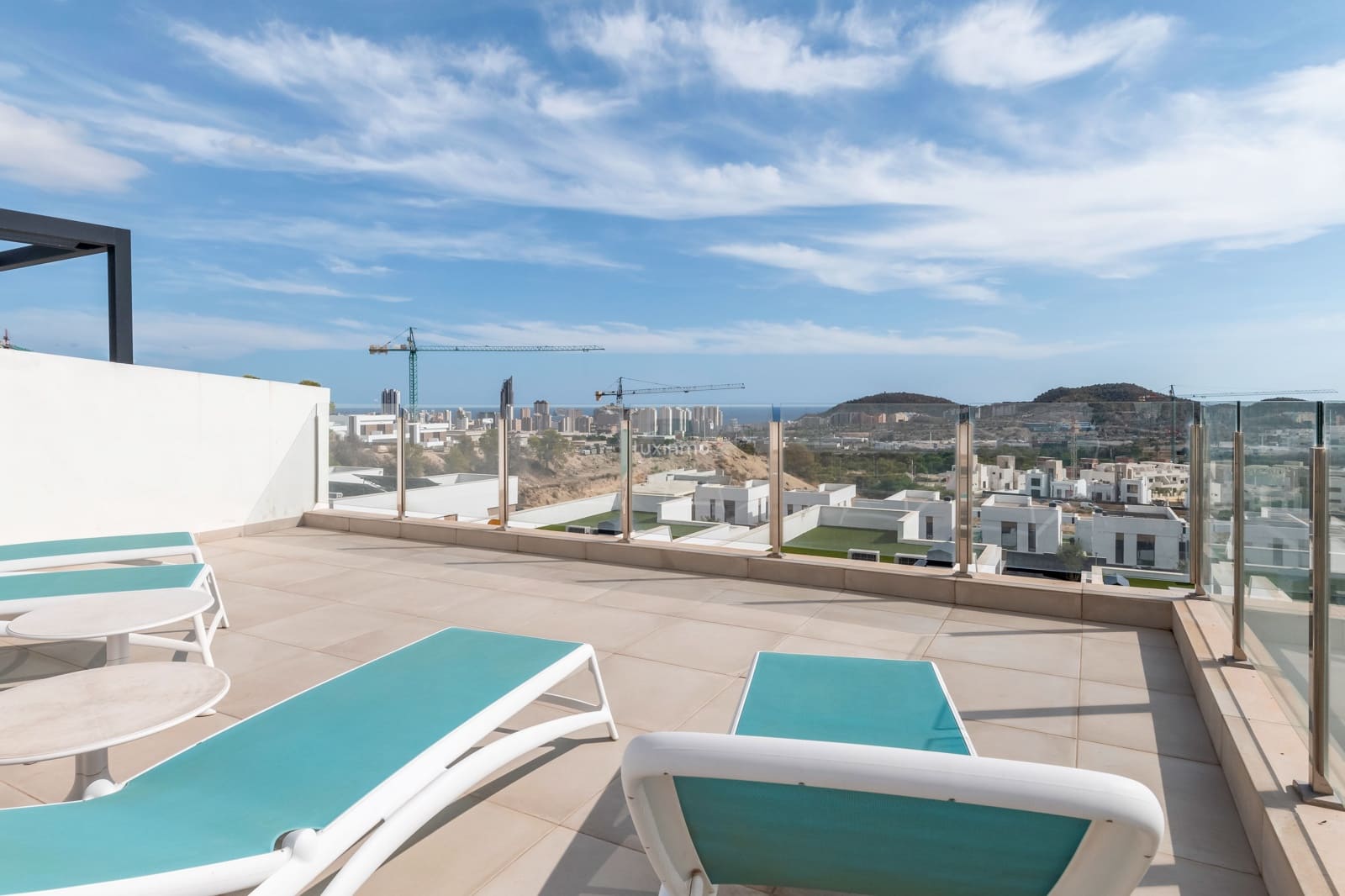 2 bedroom Apartment for sale in Finestrat with pool - € 351,700 (Ref: 9352858)