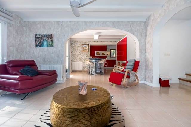 4 sovrum Villa till salu i Altea med pool garage - 599 000 € (Ref: 9363094)