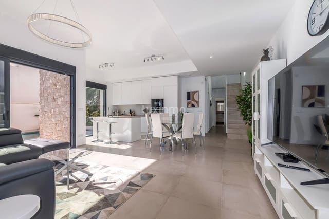 3 bedroom Villa for rent in Finestrat with pool garage - € 3,600 (Ref: 9377990)