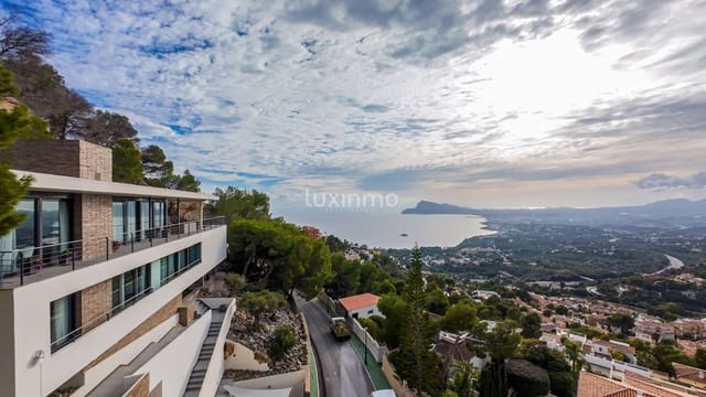 Chalet de 3 habitaciones en Altea en venta con piscina garaje - 1.690.000 € (Ref: 9378419)