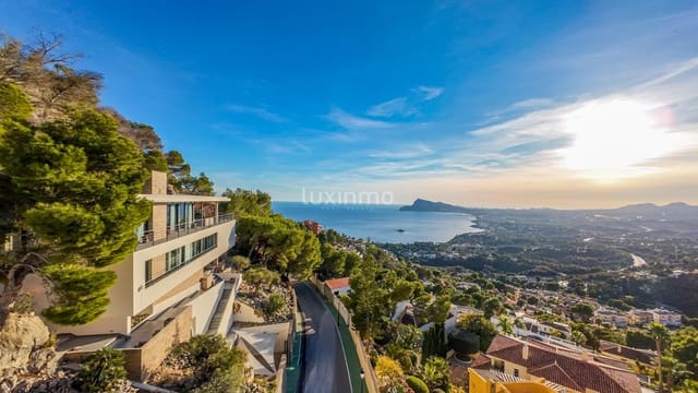 Chalet de 3 habitaciones en Altea en venta con piscina garaje - 1.690.000 € (Ref: 9378419)