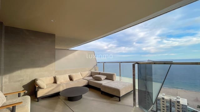 3 soverom Leilighet til leie i Benidorm med svømmebasseng garasje - € 2 900 (Ref: 9378493)