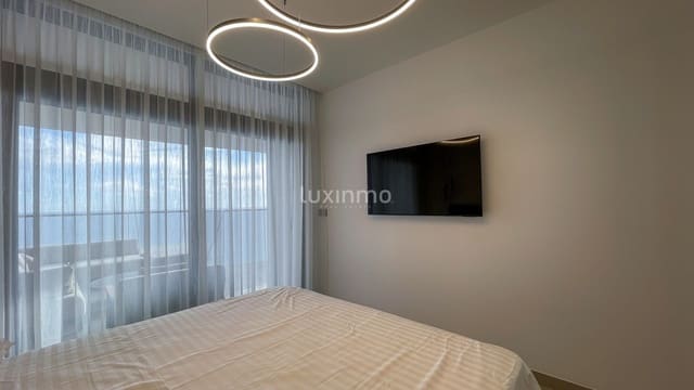 3 soverom Leilighet til leie i Benidorm med svømmebasseng garasje - € 2 900 (Ref: 9378493)