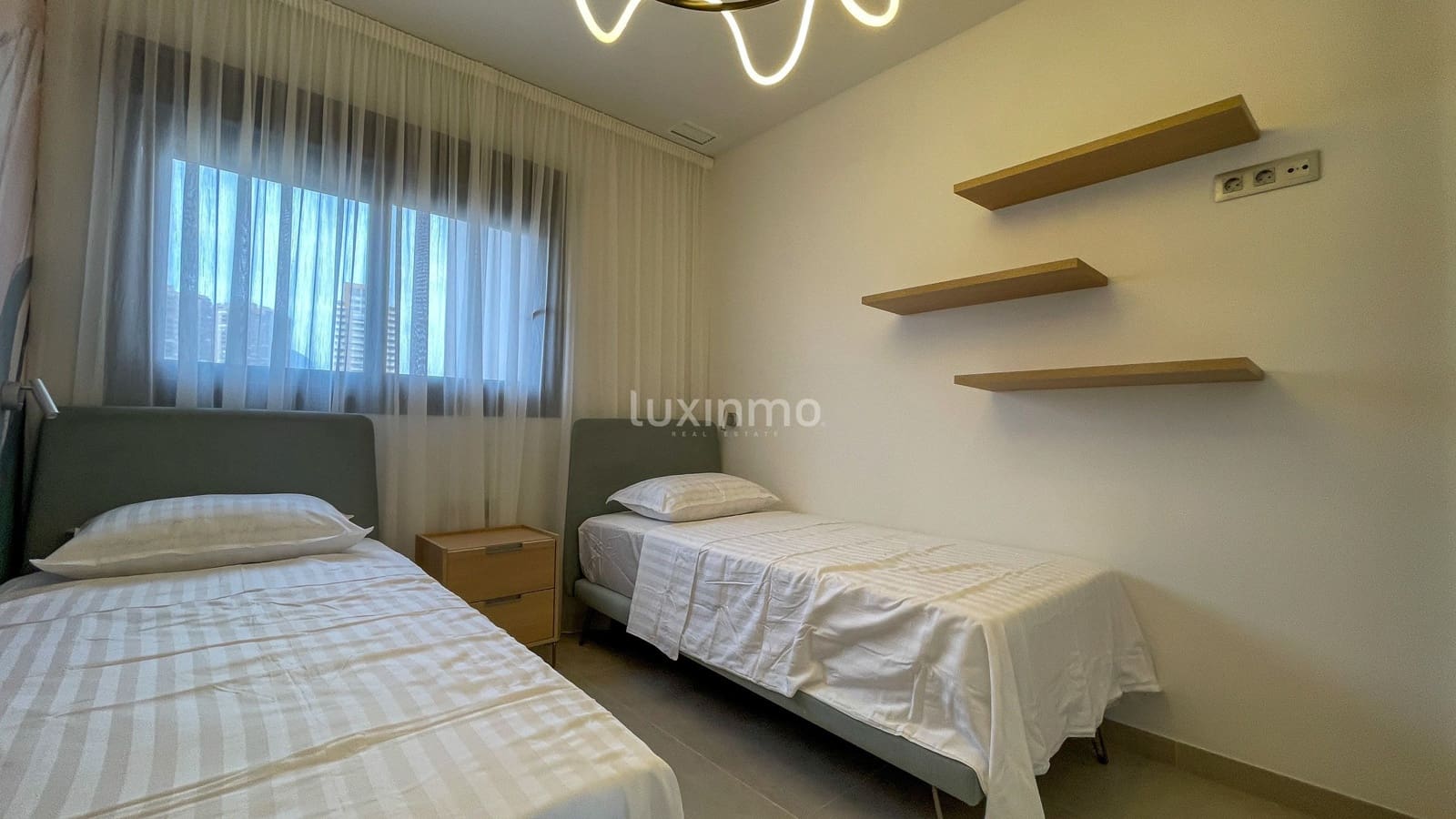 3 soveværelse Lejlighed til leje i Benidorm med swimmingpool garage - € 2.900 (Ref: 9378493)