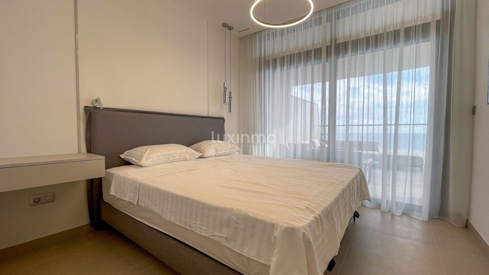 3 soveværelse Lejlighed til leje i Benidorm med swimmingpool garage - € 2.900 (Ref: 9378493)