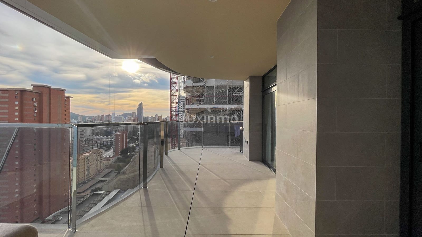 3 soveværelse Lejlighed til leje i Benidorm med swimmingpool garage - € 2.900 (Ref: 9378493)