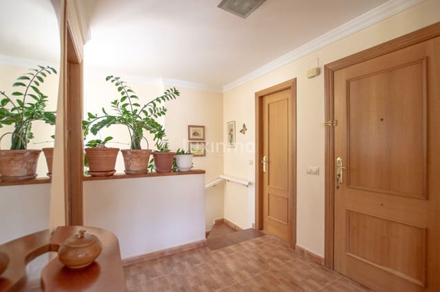 2 bedroom Apartment for rent in Calpe / Calp with pool garage - € 1,300 (Ref: 9386411)