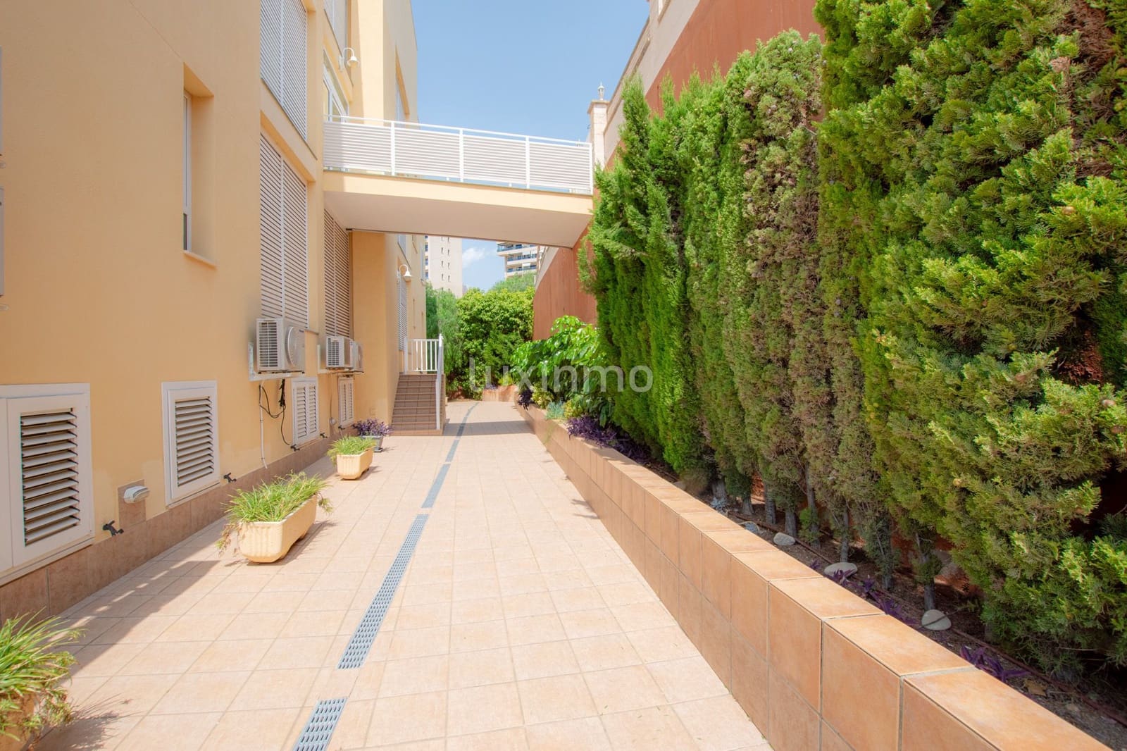 2 bedroom Apartment for rent in Calpe / Calp with pool garage - € 1,300 (Ref: 9386411)