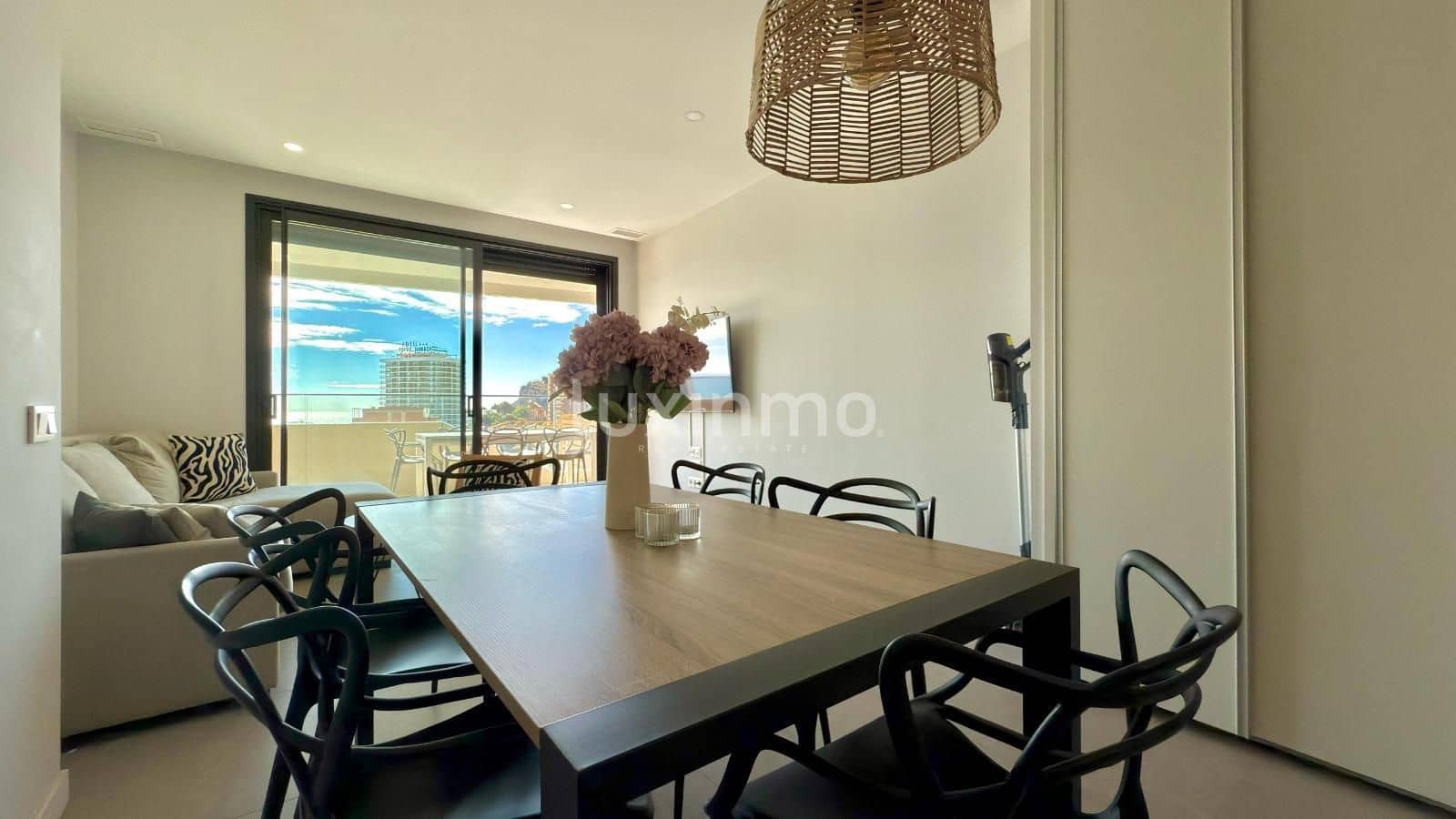 2 soveværelse Lejlighed til leje i Benidorm med swimmingpool garage - € 1.950 (Ref: 9386641)