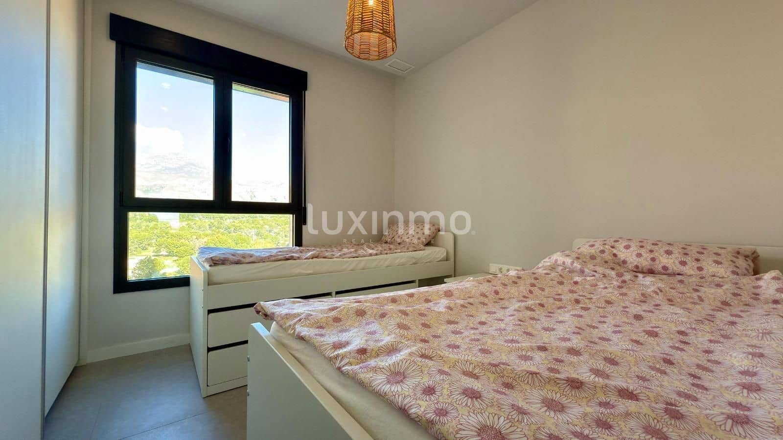 2 soveværelse Lejlighed til leje i Benidorm med swimmingpool garage - € 1.950 (Ref: 9386641)